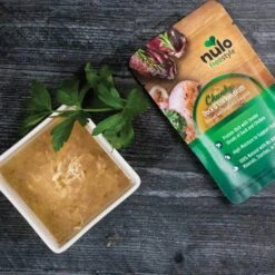Nulo FreeStyle Chunky Duck & Chicken Broth Wet Cat Food, 2.8-oz Pouch, Case Of 24 -PurePet Bites Shop 329277 PT2. AC SS1800 V1634931573